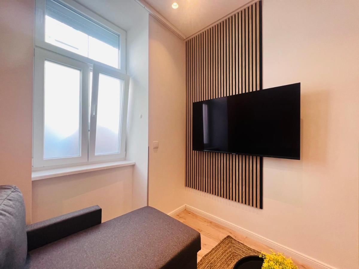Zeus Design Apartment Schlosspark Schoenbrunn เวียนนา ภายนอก รูปภาพ