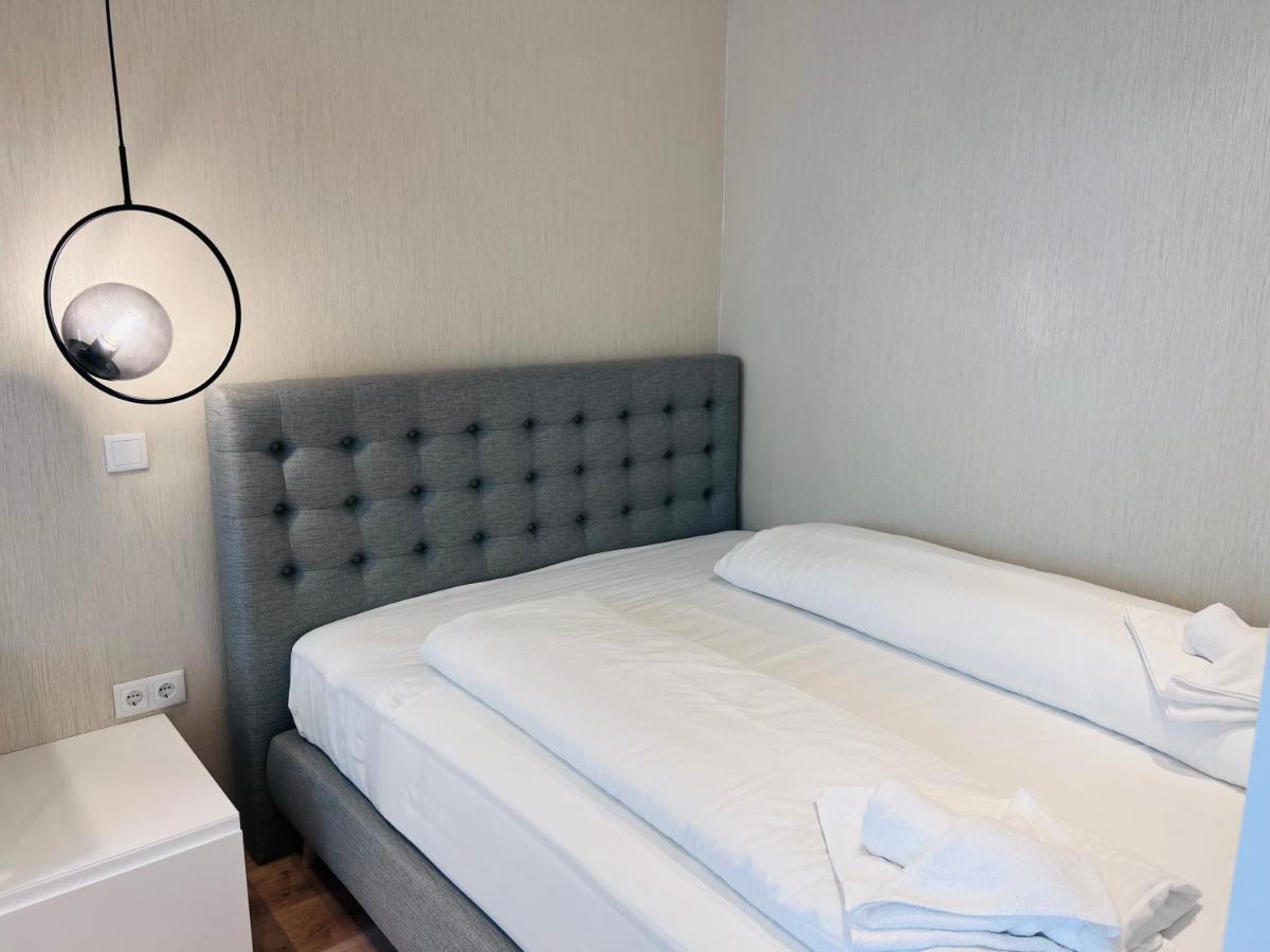 Zeus Design Apartment Schlosspark Schoenbrunn เวียนนา ภายนอก รูปภาพ