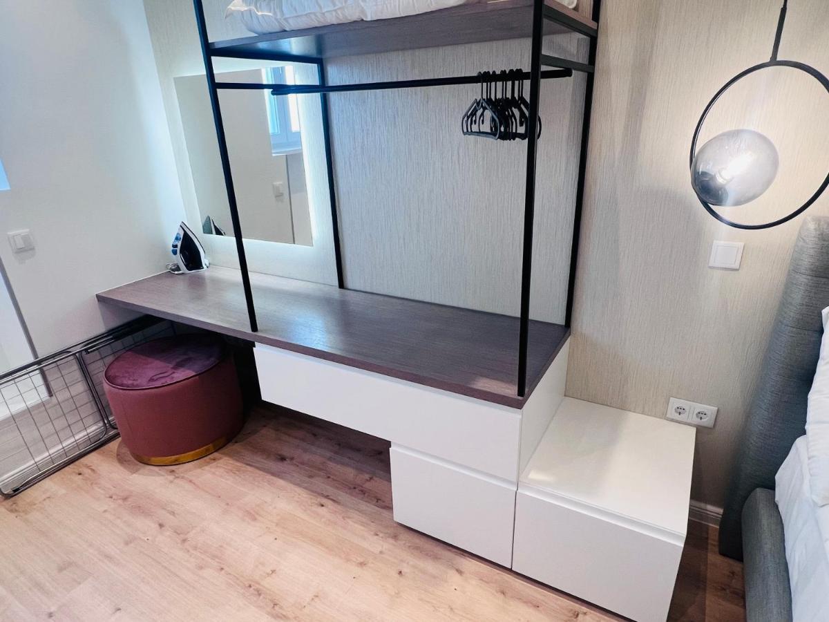 Zeus Design Apartment Schlosspark Schoenbrunn เวียนนา ภายนอก รูปภาพ