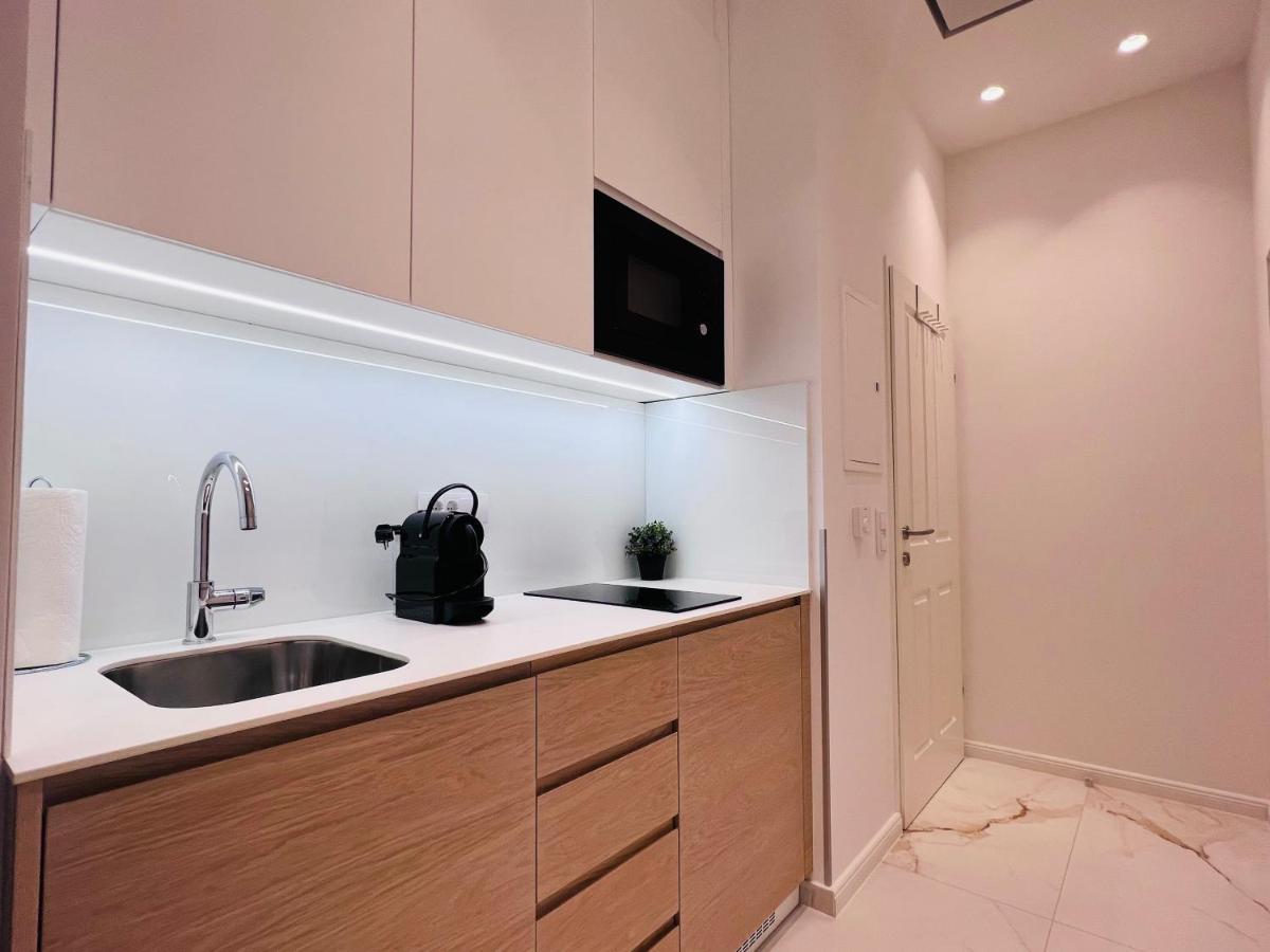 Zeus Design Apartment Schlosspark Schoenbrunn เวียนนา ภายนอก รูปภาพ